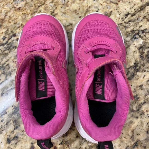 Nike Kids Pink Athletic Shoes size 7 - Picture 5 of 5